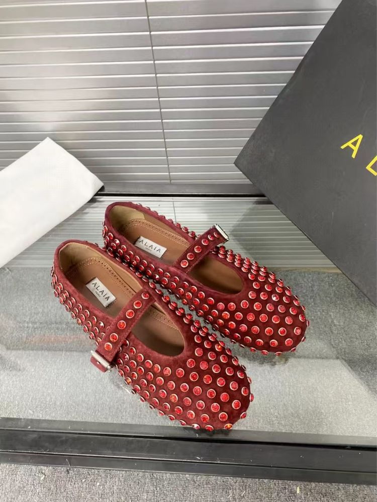 Sandálias Alaia vermelhas Novas modelo Strass