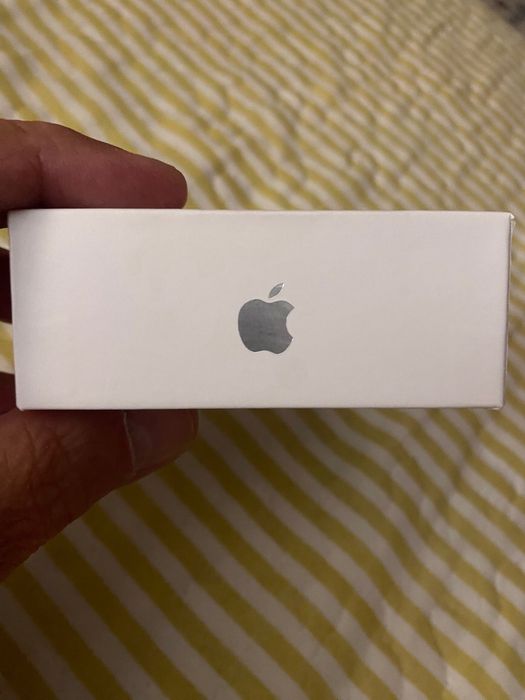 Airpods 4- Novos, Selados , com cancelamento de Ruido