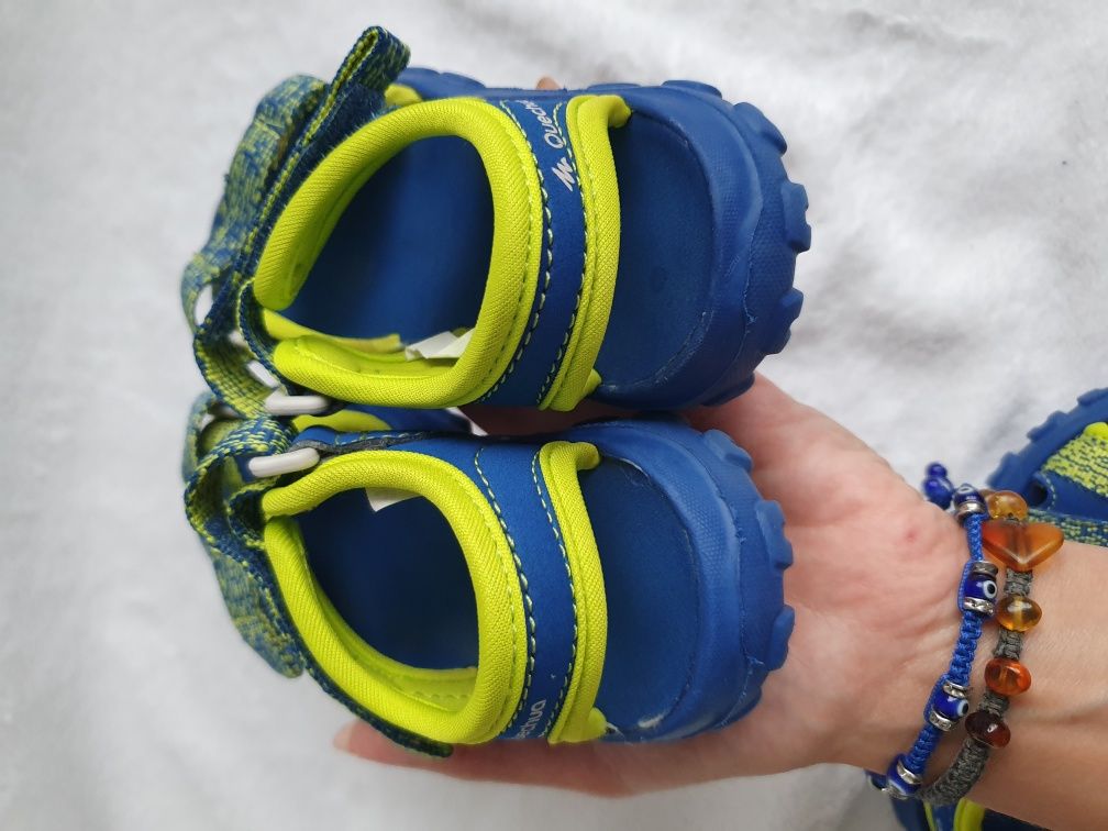 sandały quechua 23/24 klapki na basen buty turystyczne 15cm buciki