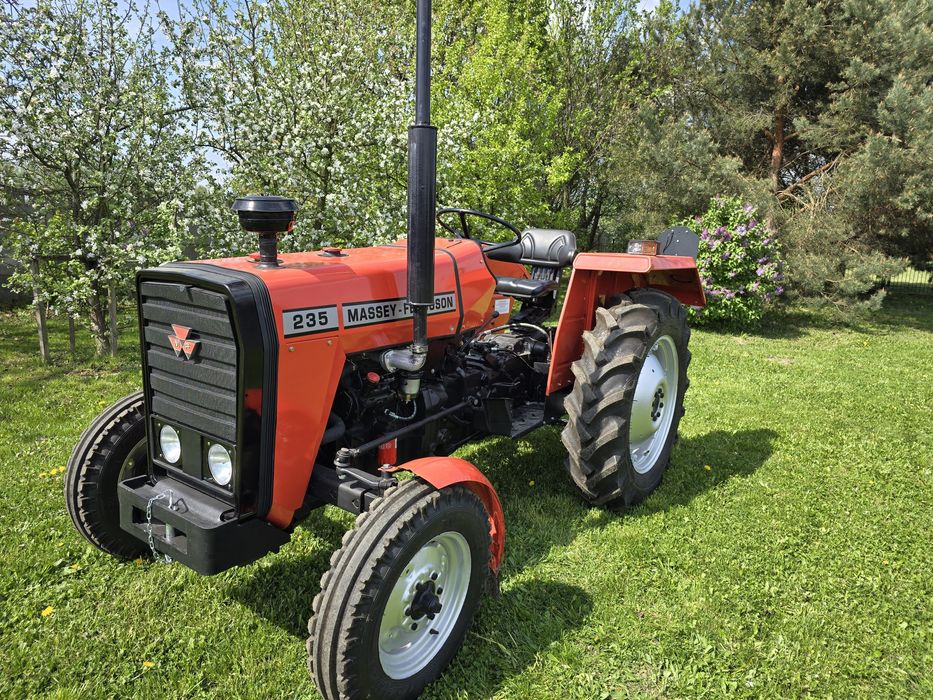 Massey Ferguson MF 235