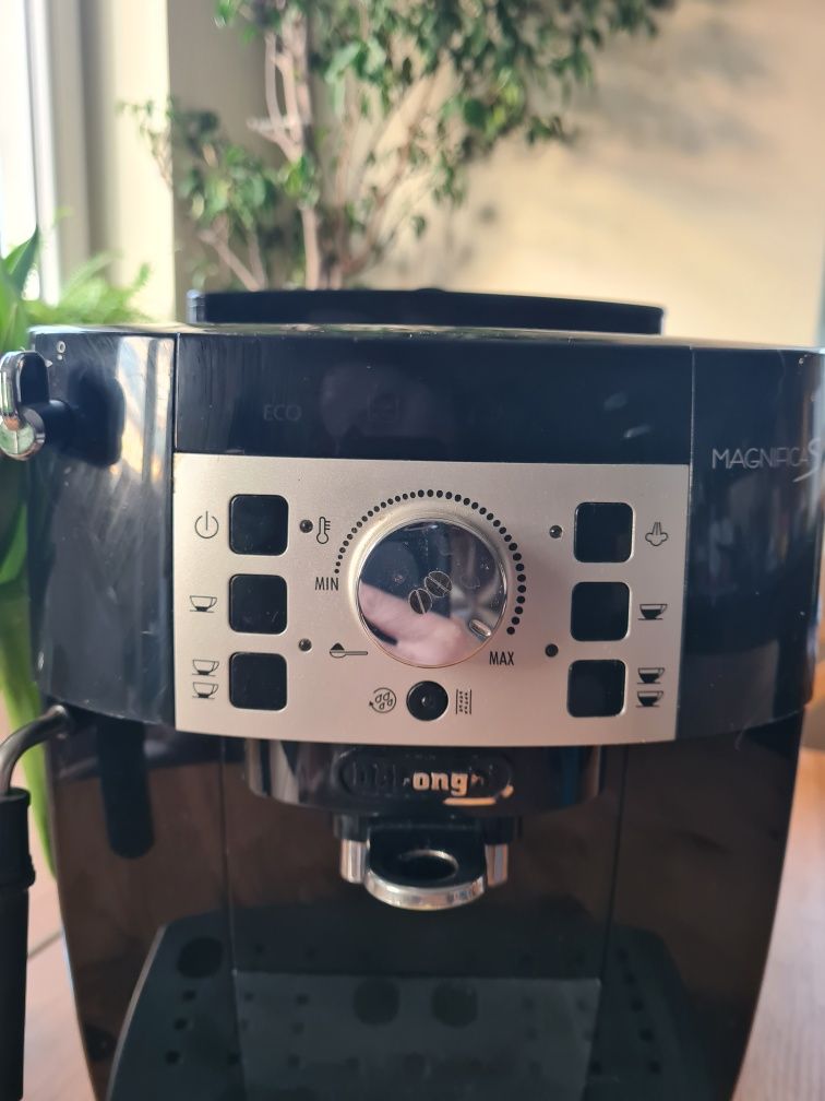 Ekspres automatyczny DeLonghi MagificaS