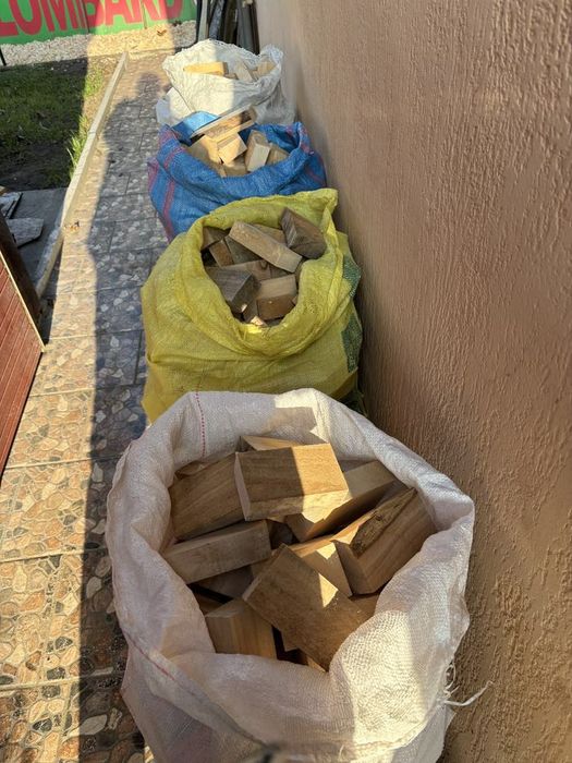 Drewno opałowe bukowe. Nadaje się do wedzemia.  Sosnowe  za 32 worek