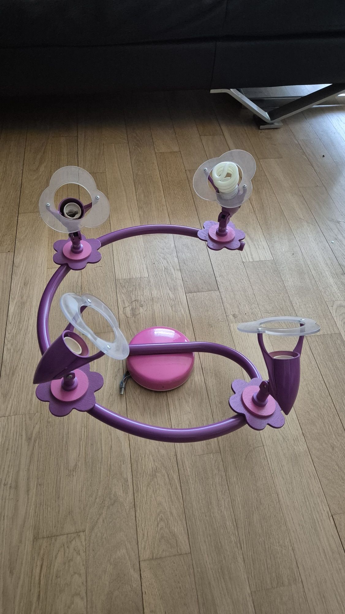 Lampa sufitowa do pokoju dziecięcego