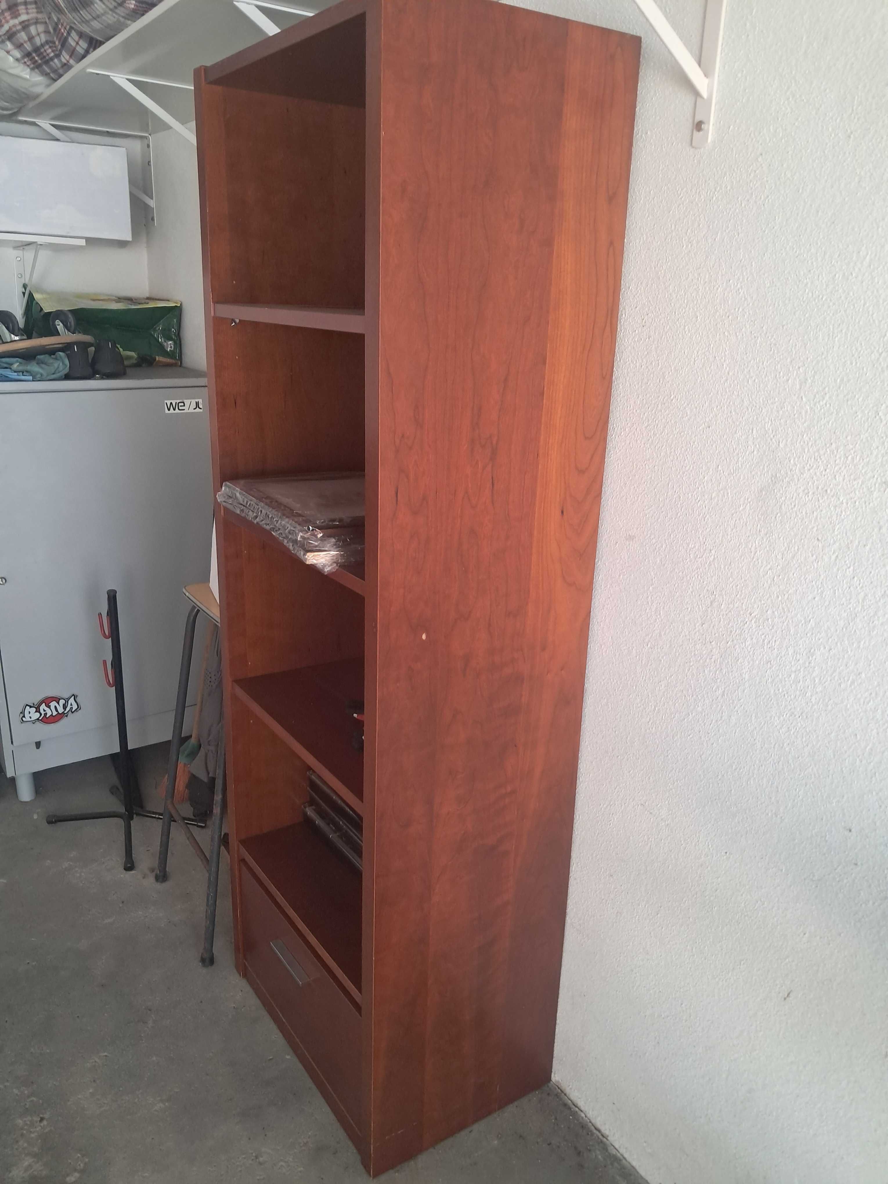 Estante para livros em Madeira