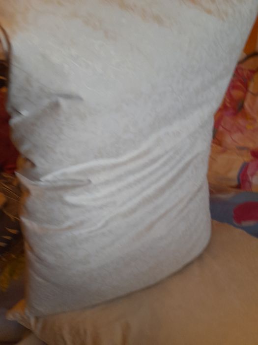 Подушки пухові нові