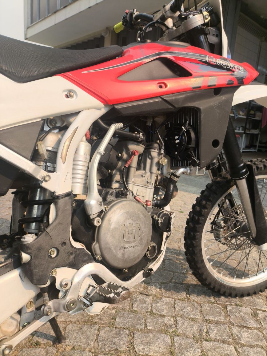 Husqvarna 250 impecável