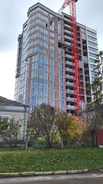 Продаж 2 кім квартири коло ставу та парку.