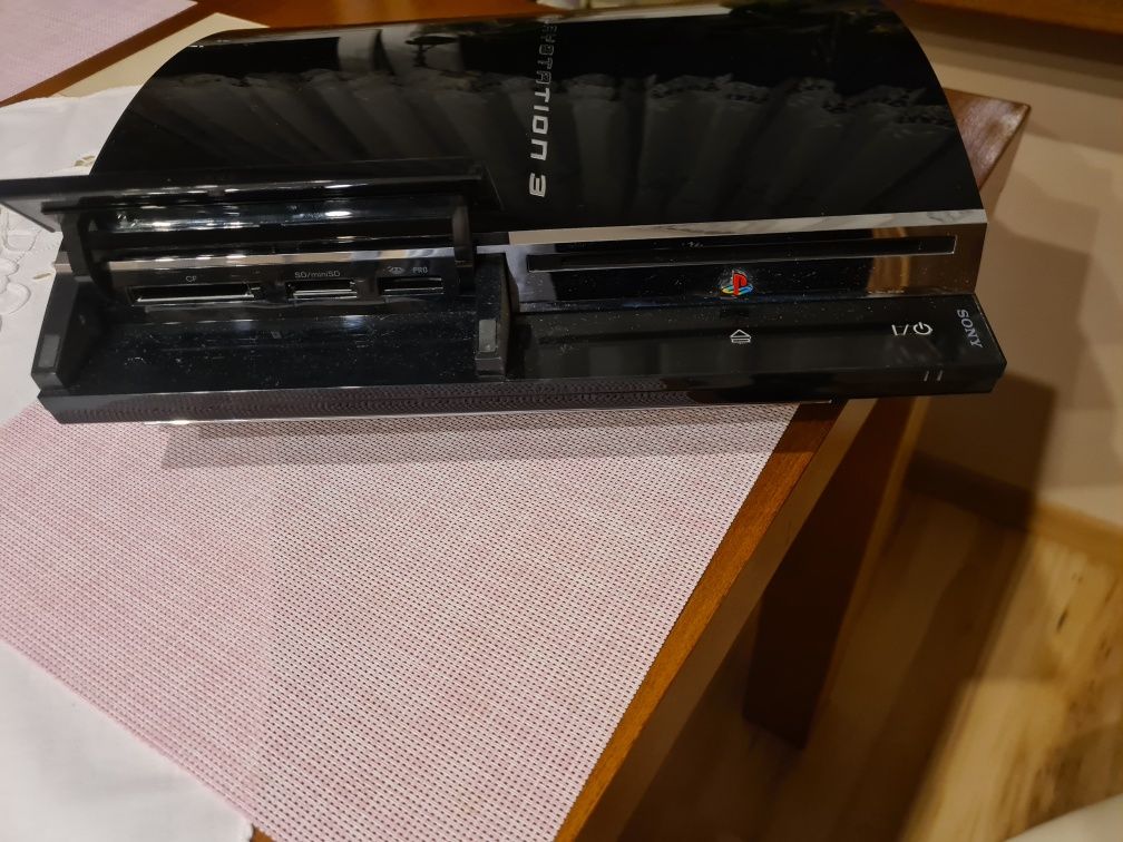 Konsola PS3 model CECHC 04 kompatybilna wstecznie PS2,PS1