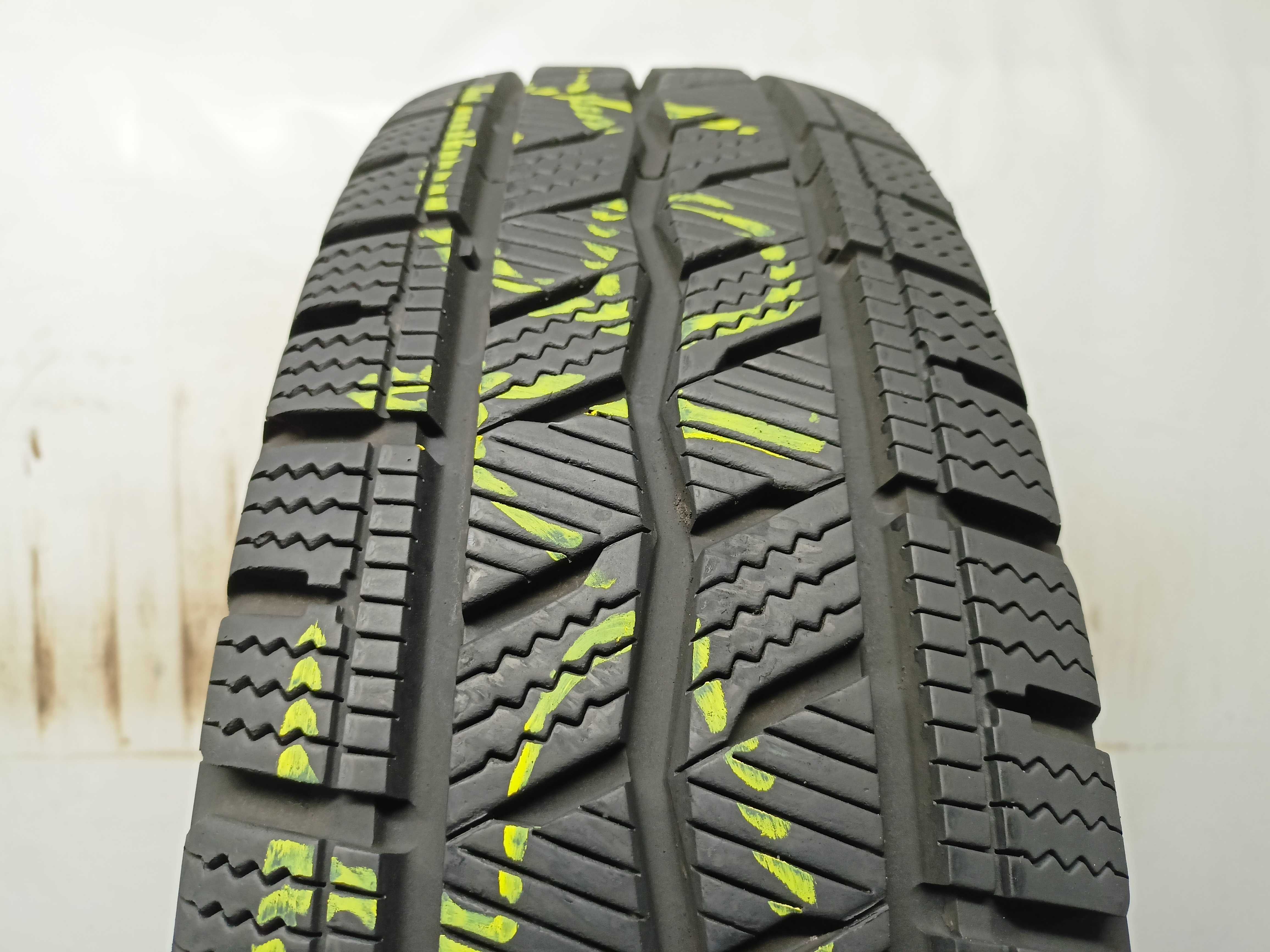 Hankook Winter I*Cept LV 195/75/16C 24r. 107/105R 9,2mm (5167)