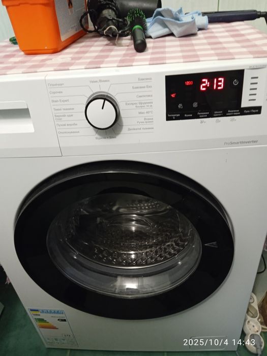 Продам в хорошому та в робочому стані пральну машину беко!