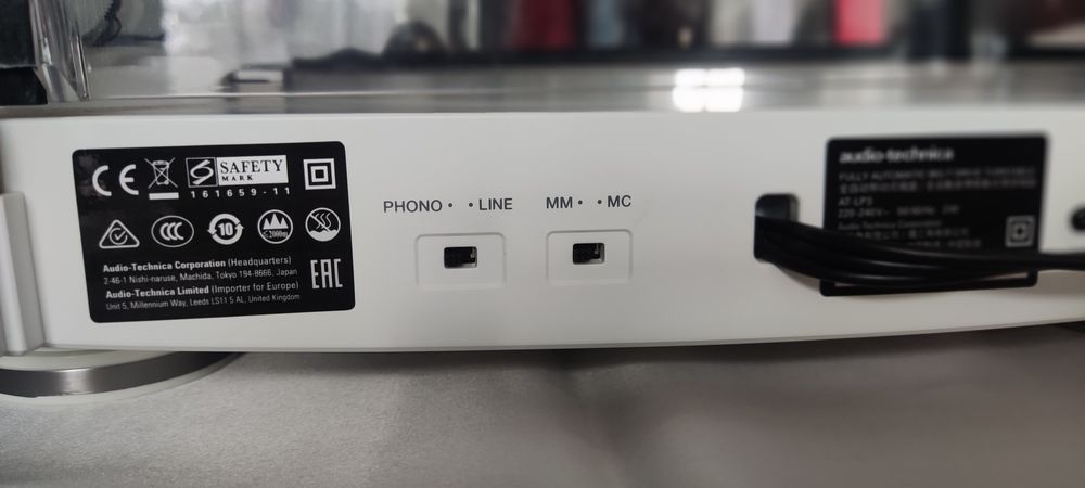 Śliczny biały gramofon Audio Technica AT-LP 3 - automat + gratisy !