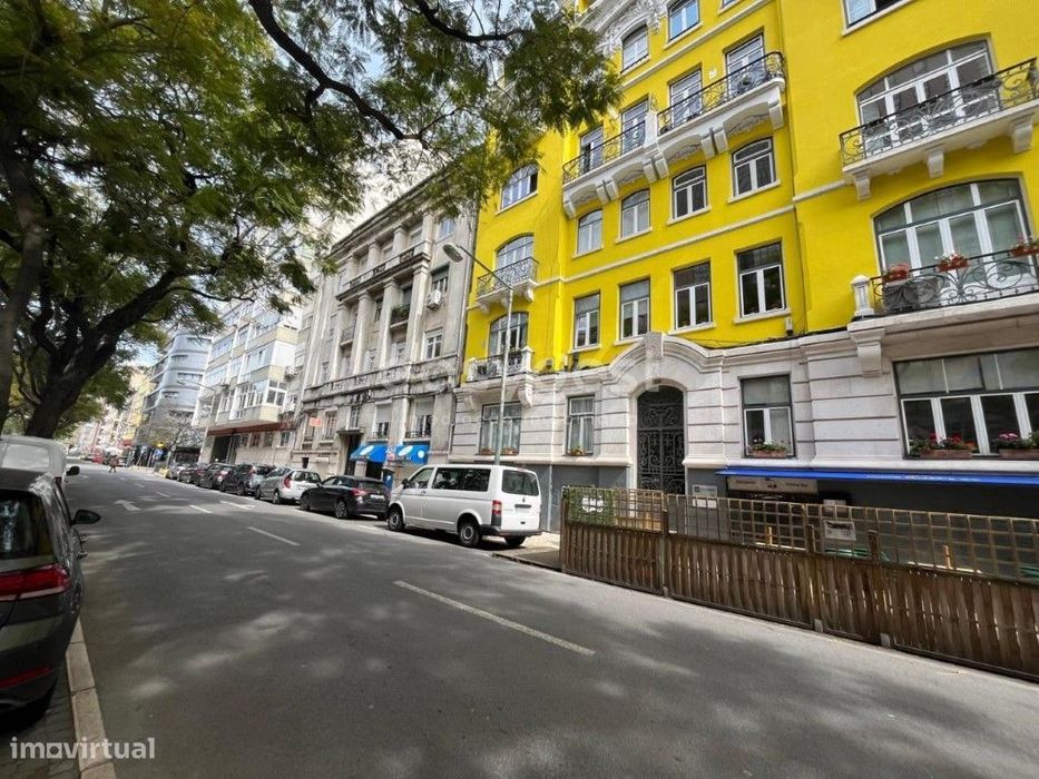 Loja com 80m2, nas Av. Novas potencial várias atividades de serviços