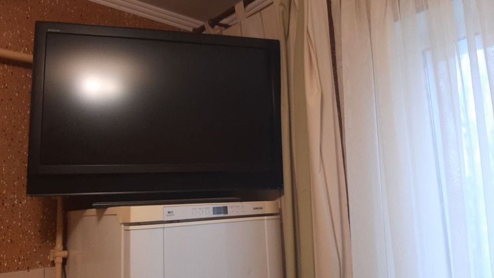 Телевізор Sony KDL-37P3000