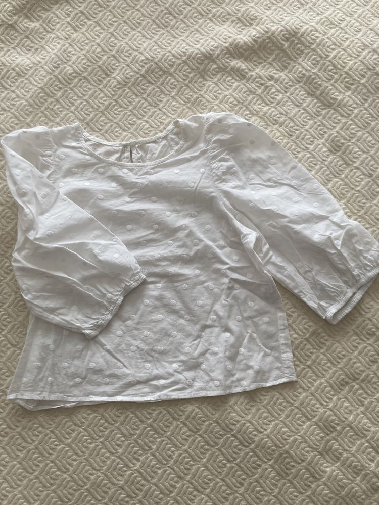 Blusa branca bordada