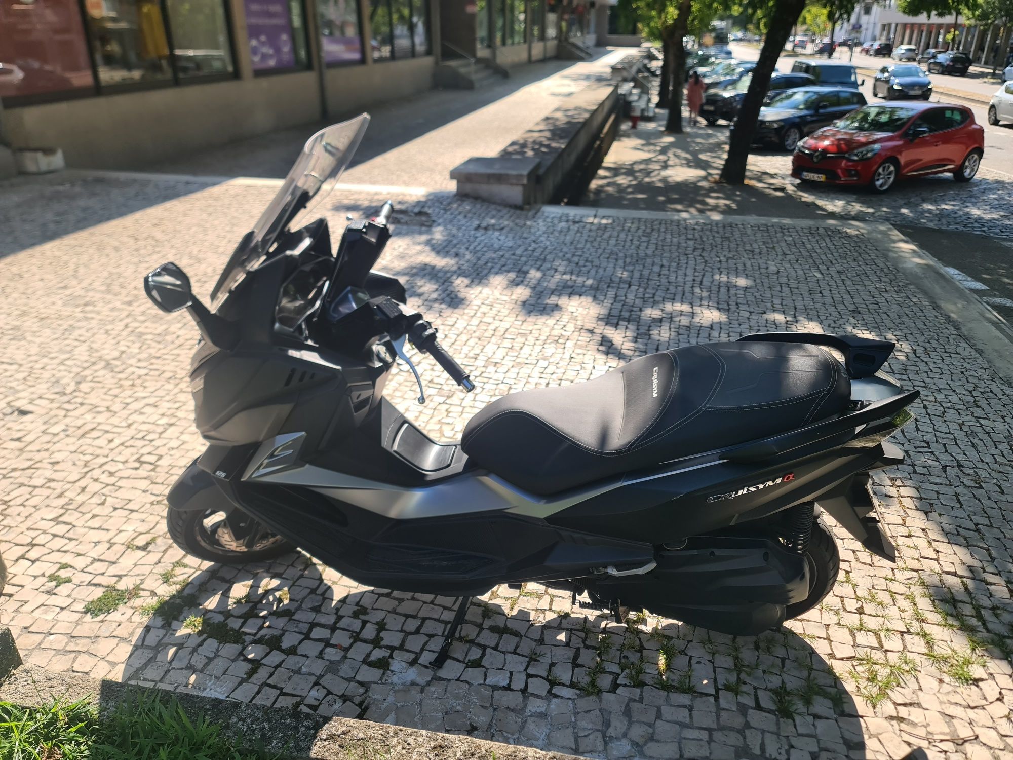 Moto cruise sym alpha 125