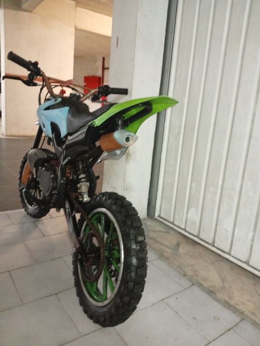 Mota de Cross igual a pitbike mas está é de competição