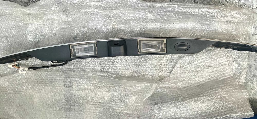 Планка кришки багажника Jeep Grand Cherokee IV