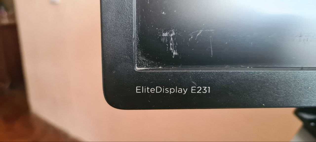 Монітор HP EliteDisplay E231