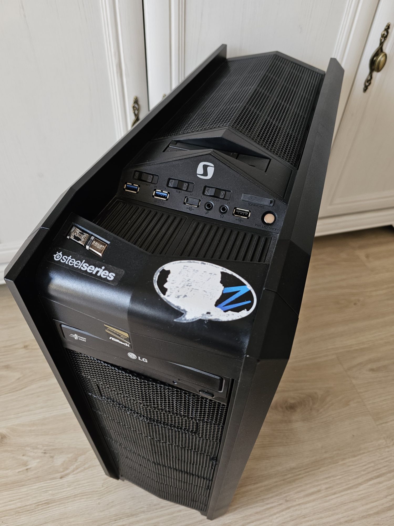 PC i7 9700K, 32GB DDR4, GTX 1080Ti, MSI MAG Z390 TOMAHAWK