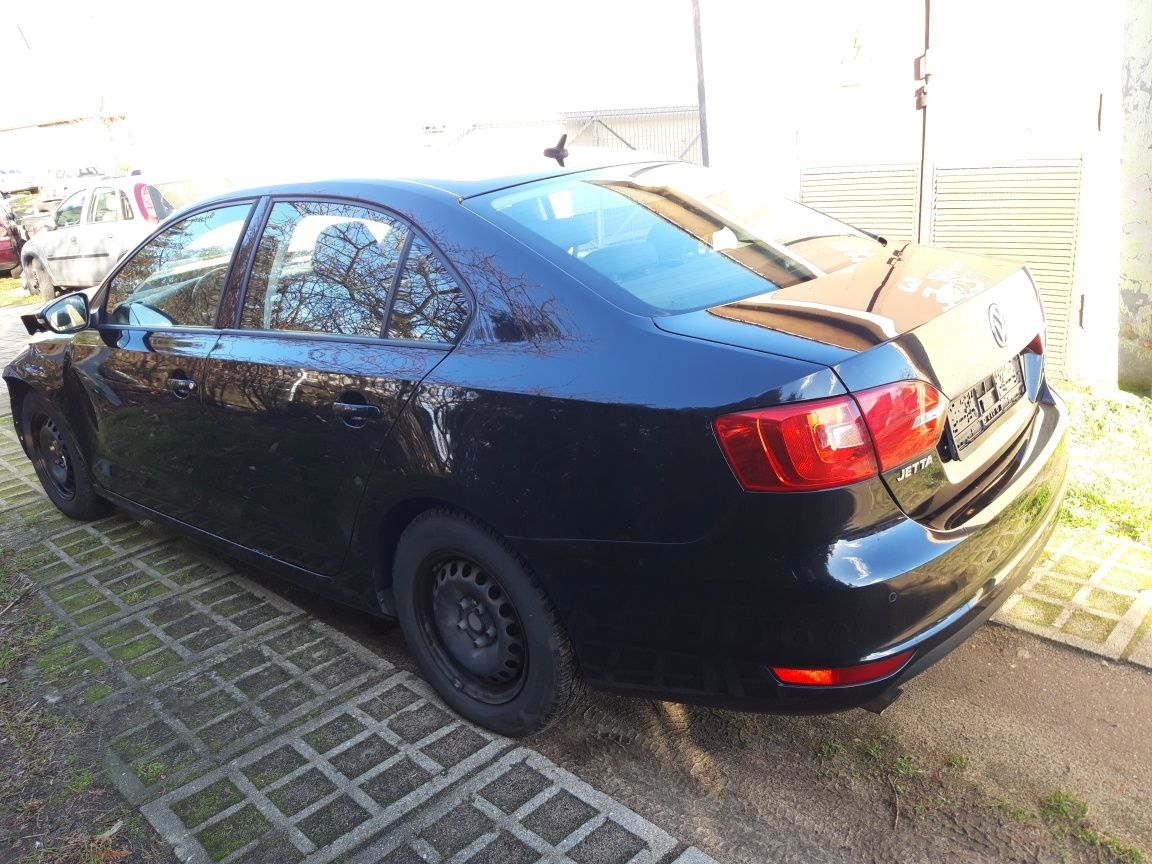 Volkswagen Jetta 2011 1.2 TSI uszkodzona z Niemiec!