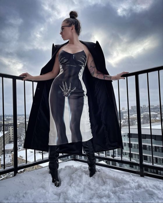 Сукня з імітацією жіночого тіла Milerobot