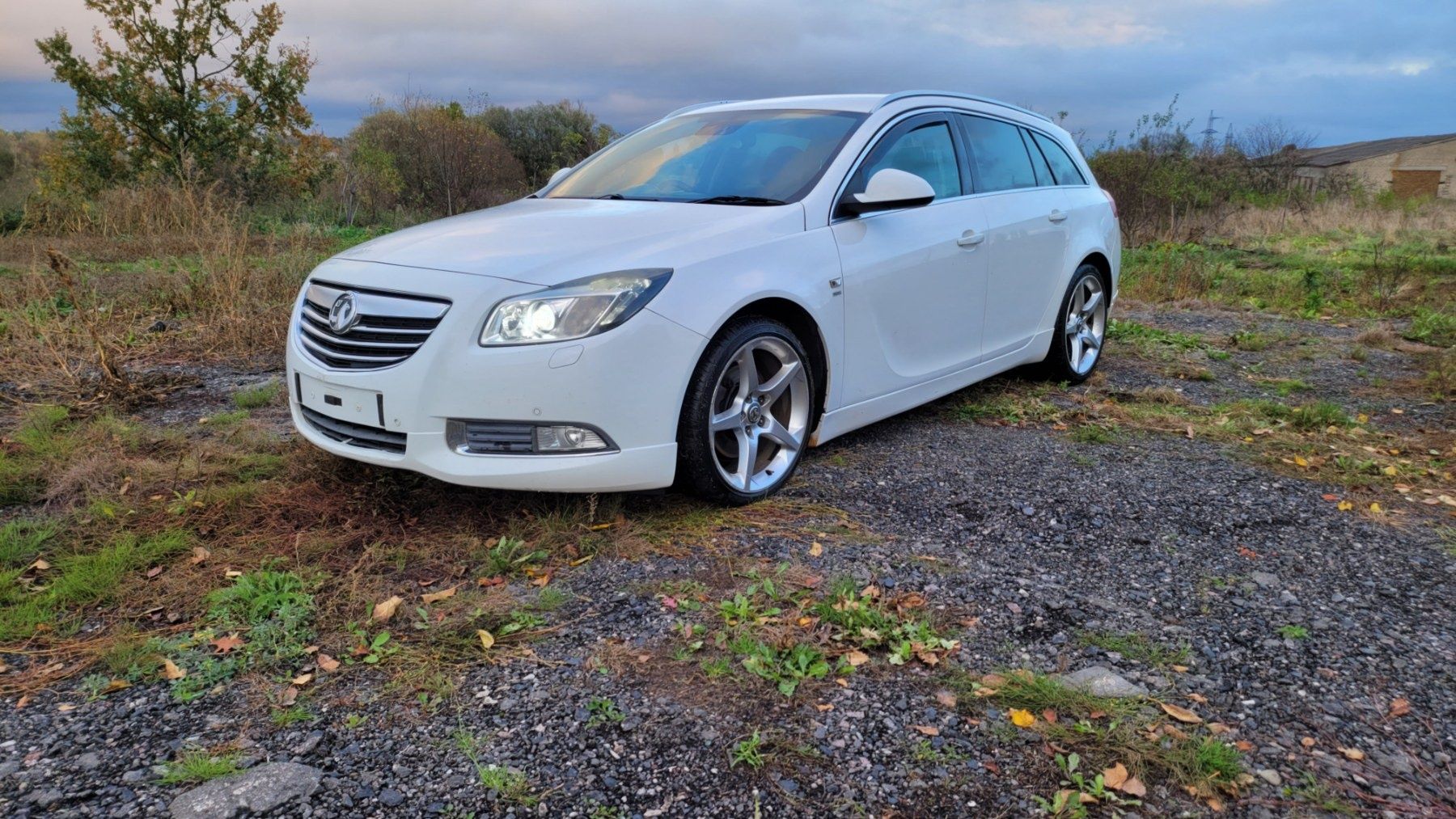 Бампер Opel Insignia 2008-2013 р. разборка в зборі та компоненти