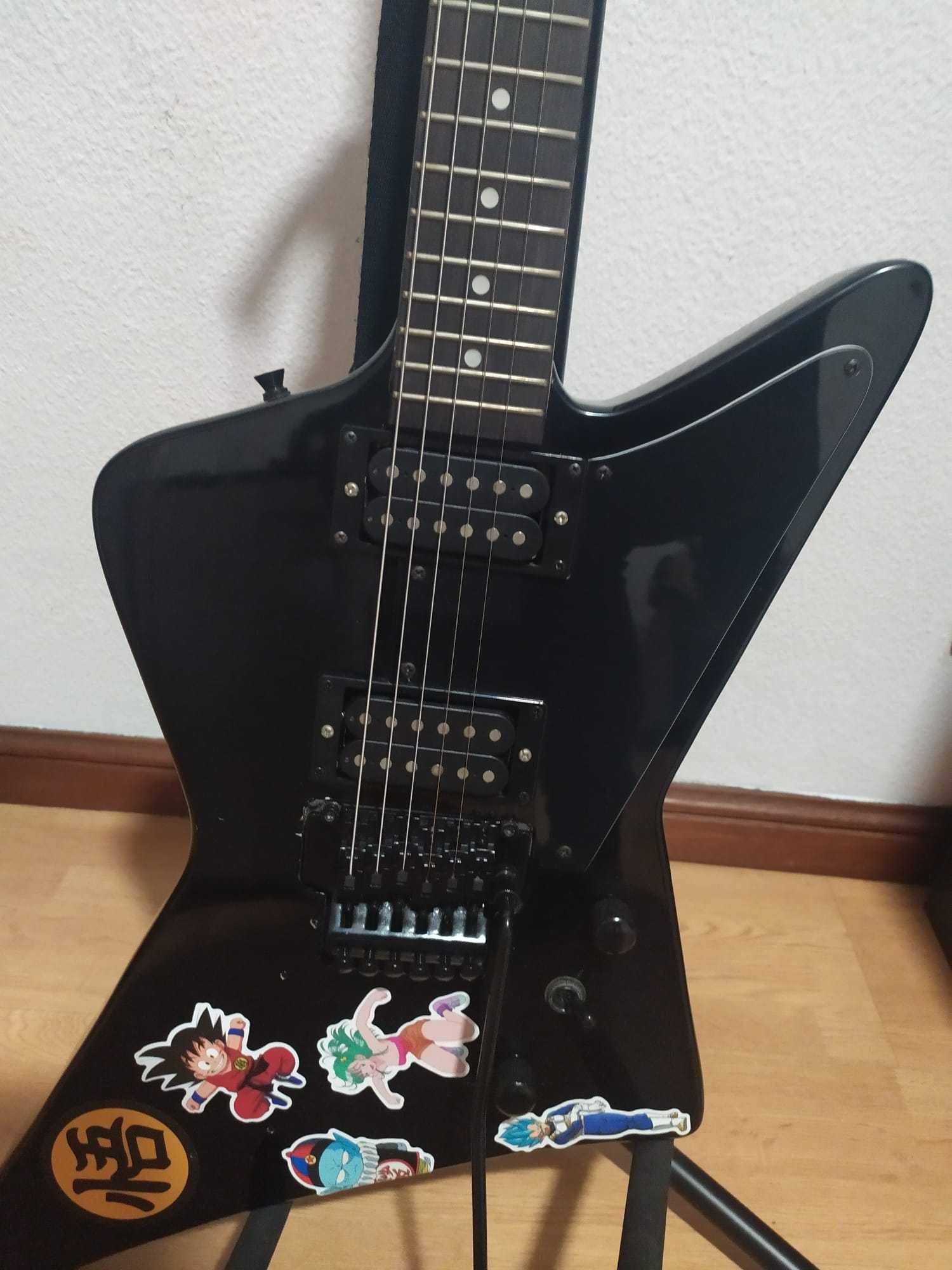 Guitarra de iniciação music4gear + amplificador squier (s/cabo jack)