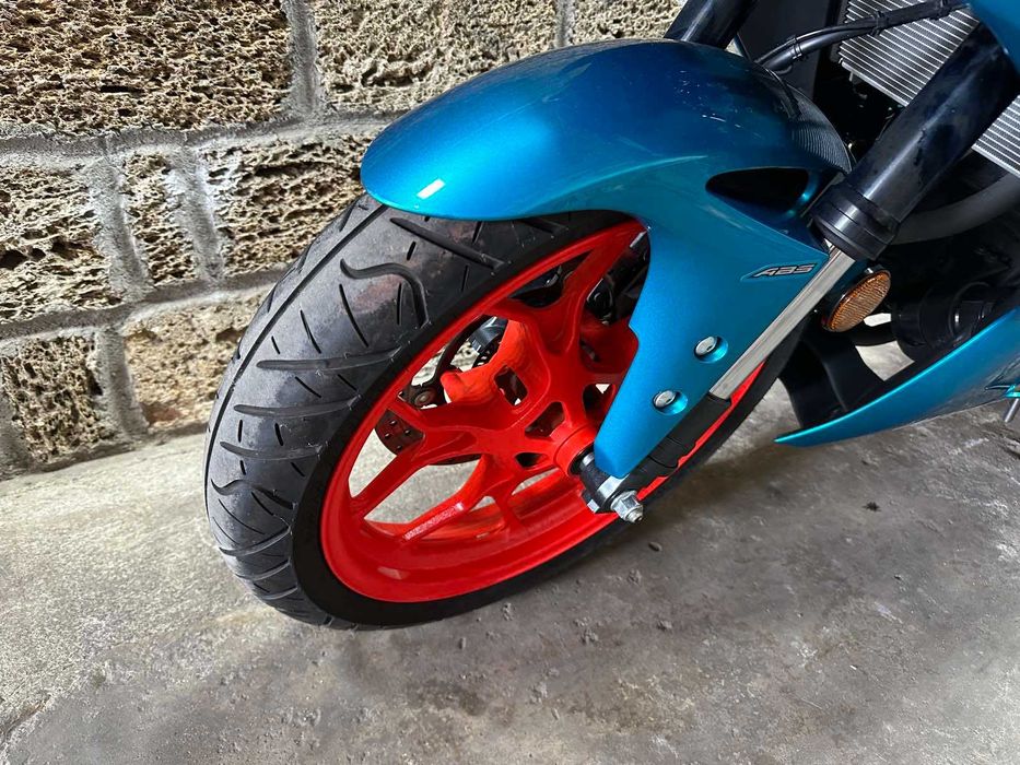 Yamaha R-25 з Японіі