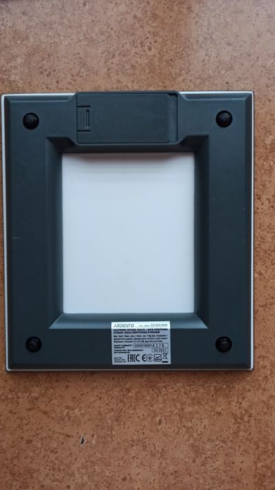 Продам кухонные весы ARDESTO