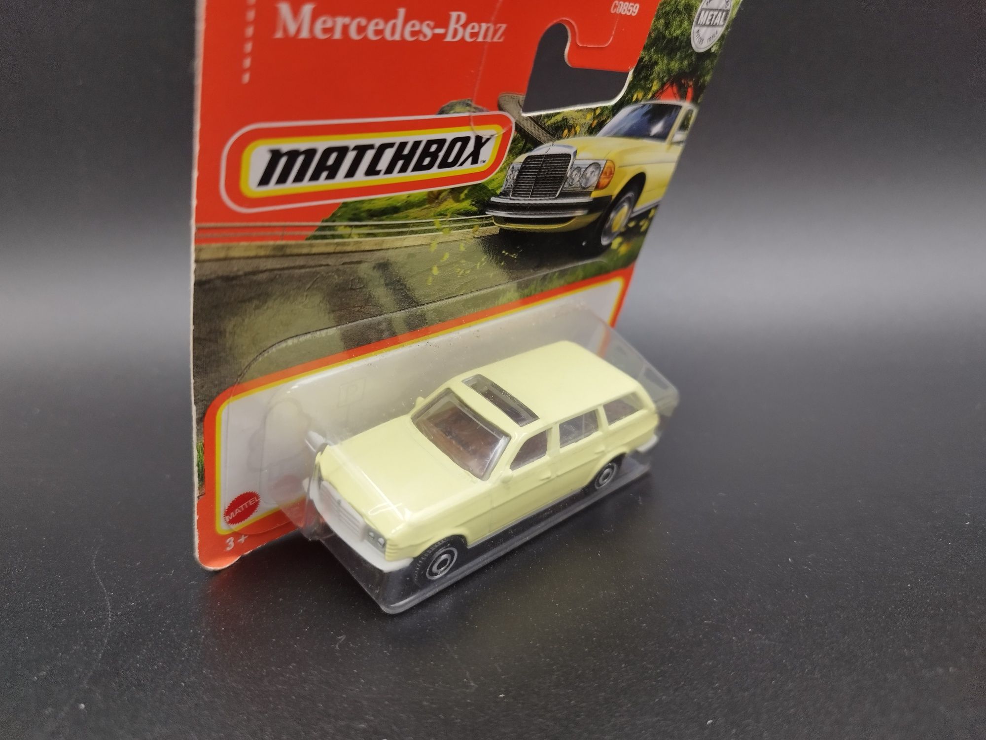 1:64 Matchbox 1980 Mercedes Benz S123 Station wagon