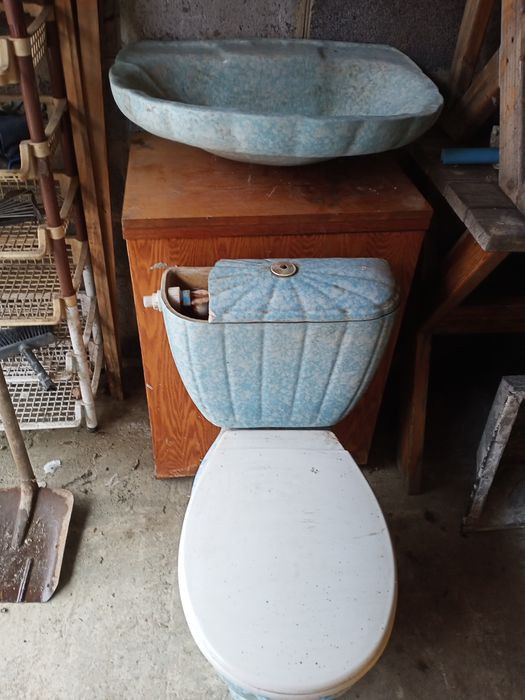 Продам раковина и унитаз.