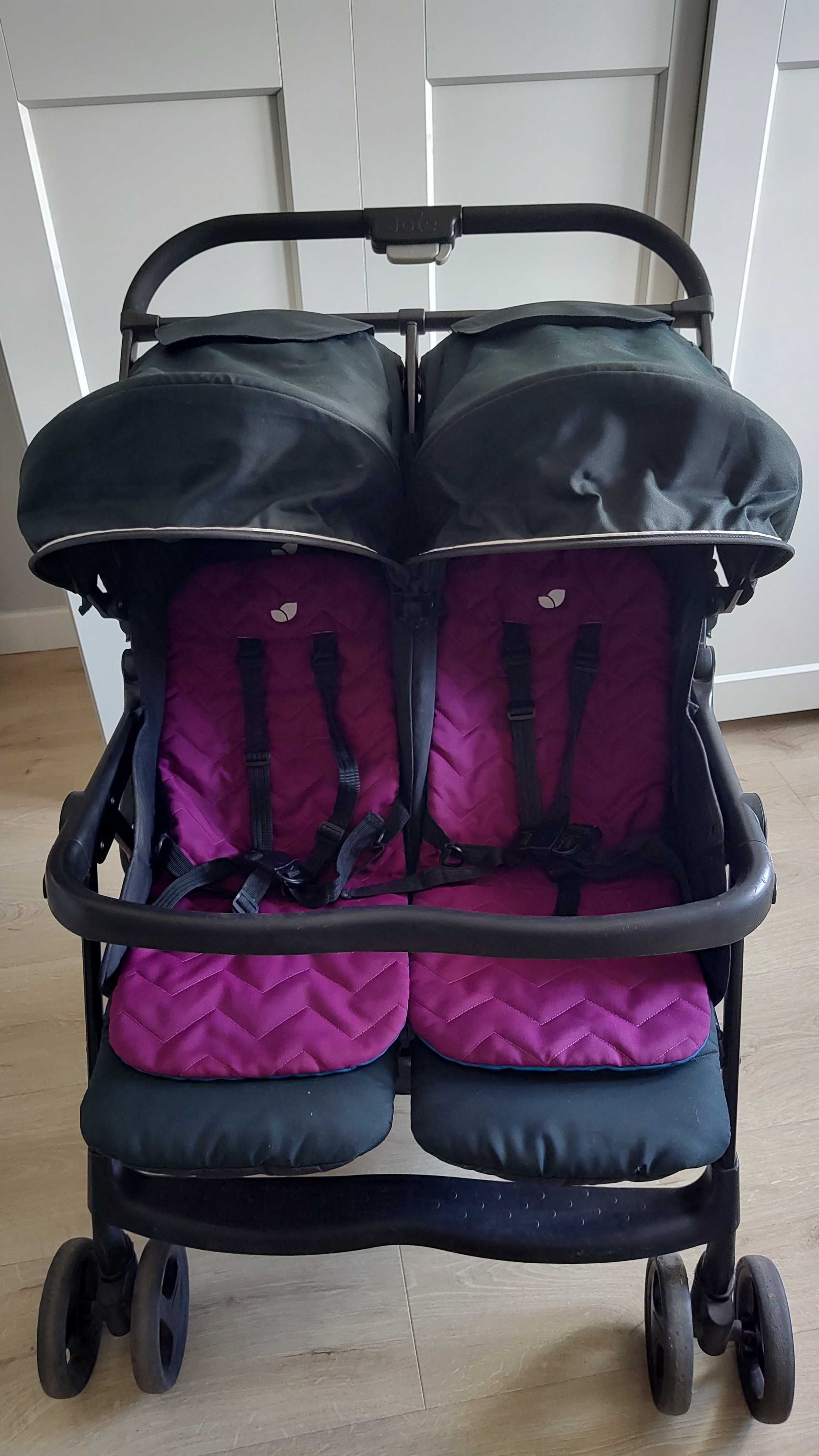 Joie Aire Twin - spacerowy wózek bliźniaczy | Rosy & Sea