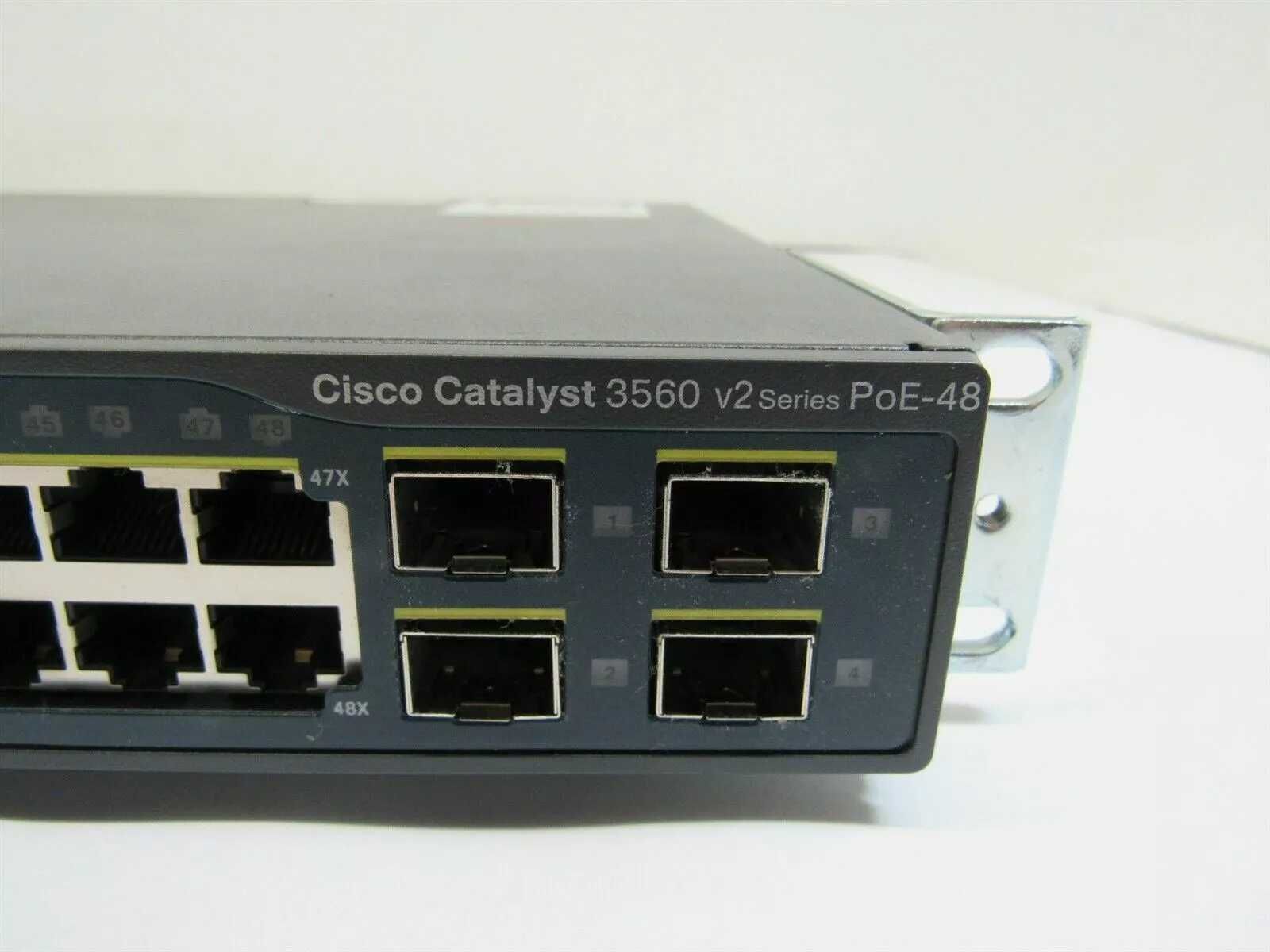 Комутатор Cisco WS-C3560V2-48PS-S