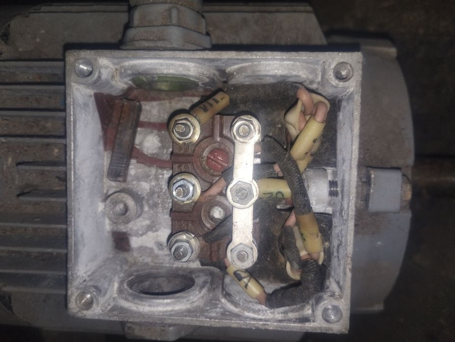 Електродвигун від пральної машинки