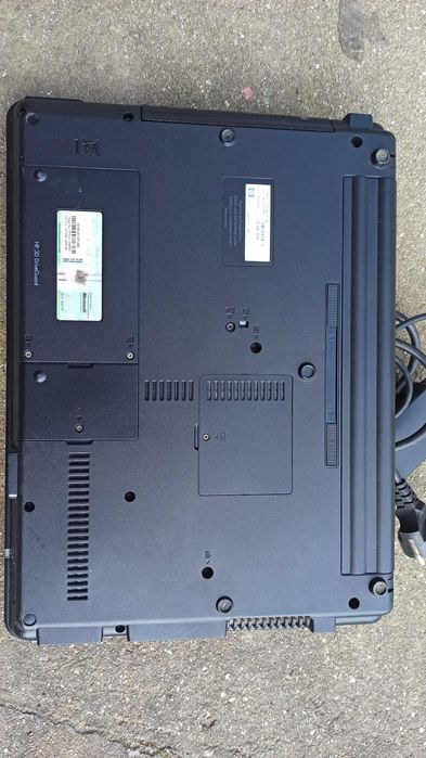 Vendo 2 portáteis avariados HP e ASUS
