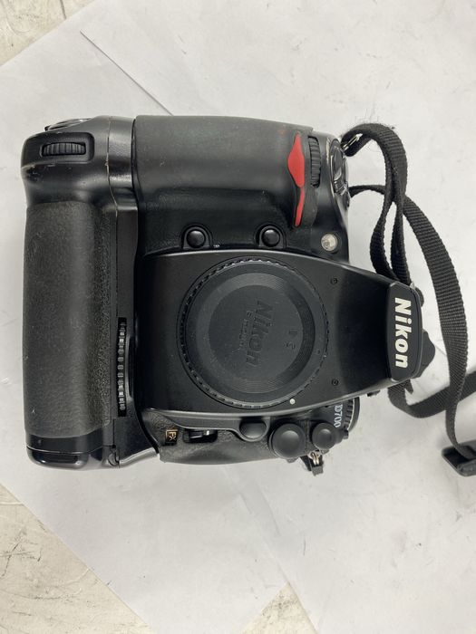 Nikon D700 grip 3 baterie