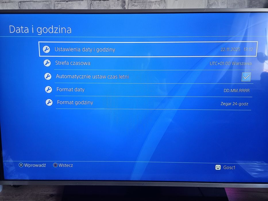 PS4 Pro + VR v2 (2 x move +aim kontroler) + 2 pady + 6 gier