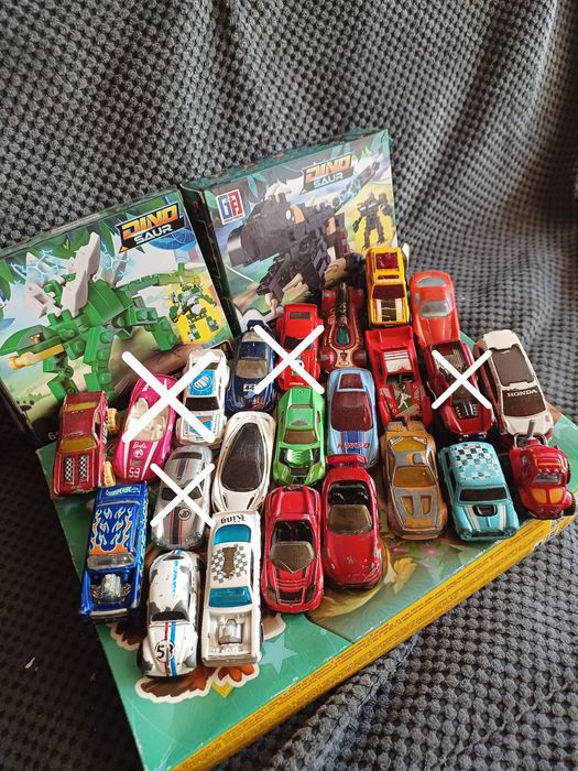 Машинки моделькі фірми hot wheels