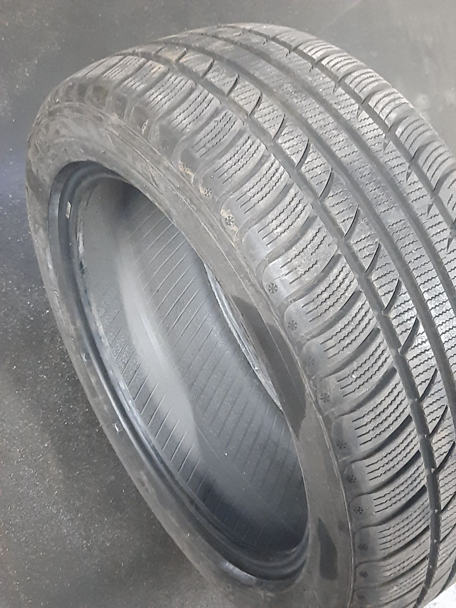 Opona 225/50R17 98V Atlas Polarbear 2