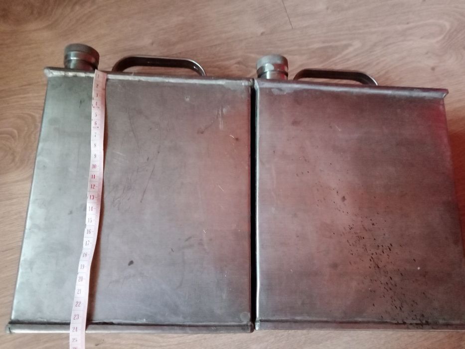 Продам канистры с  нержавейки .