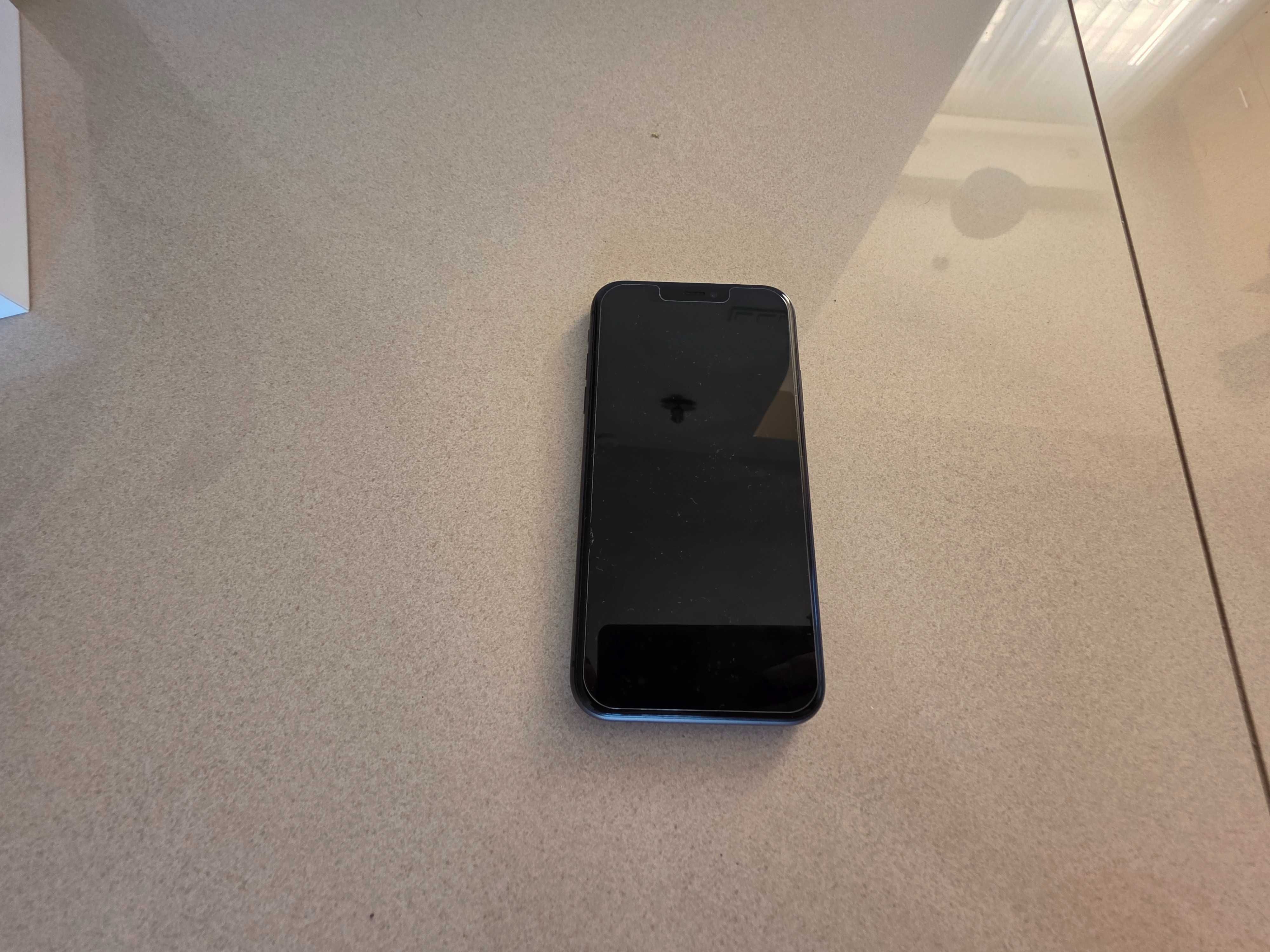 Telefon iPhone 11