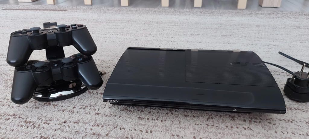 Konsola PS3 pady i gry