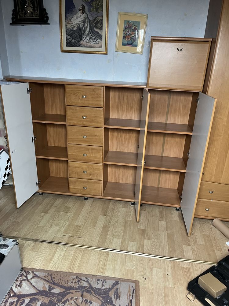Segment do sypialni bądź salonu wraz z szawkami nocnymi