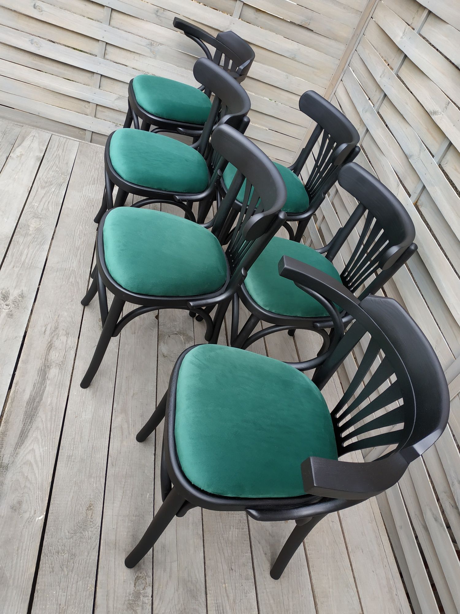 Krzesła Thonet czarne Vintage Loft po renowacji