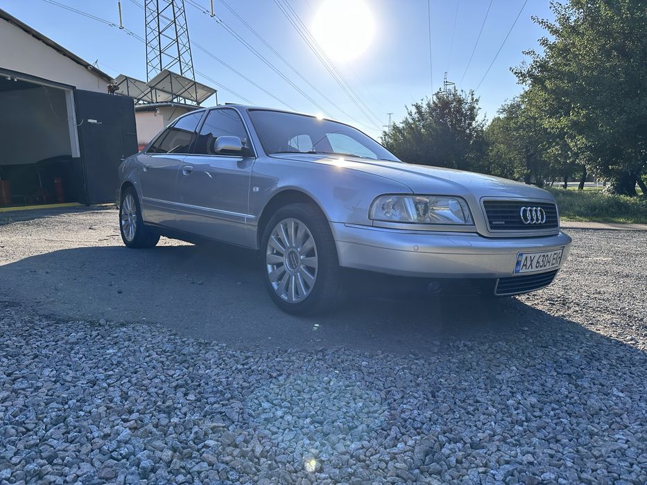 Продам Audi A8 D2