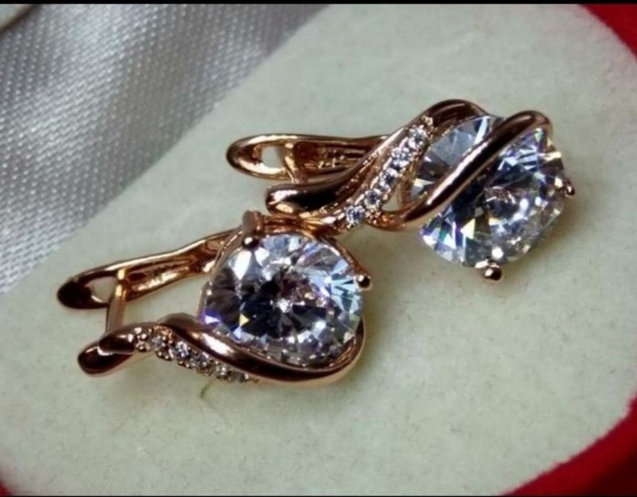 Шикарні позолочені сережки з білим фіанітом! Можна на подарунок!