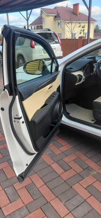 Гибрид Lexus nx 300