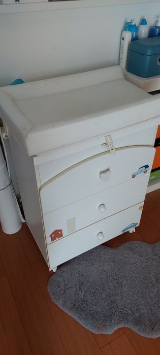 Cómoda Trocador com banheira