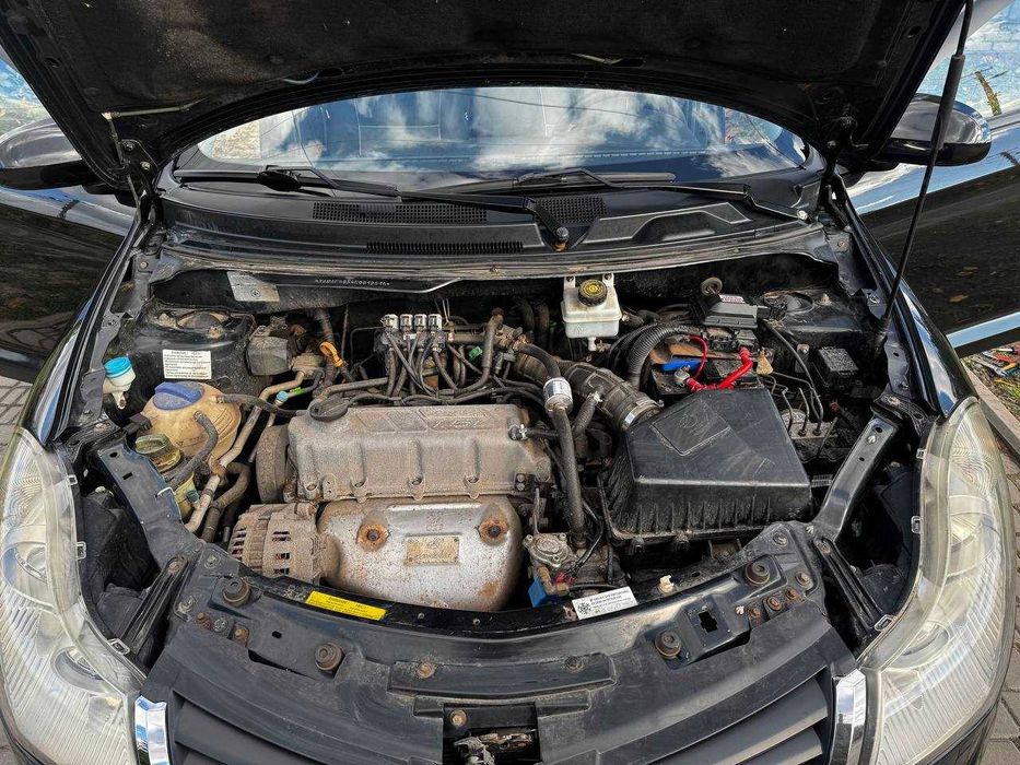 чорний хетчбек ЗАЗ Forza 2012 1.5 л  Газ / Бензин