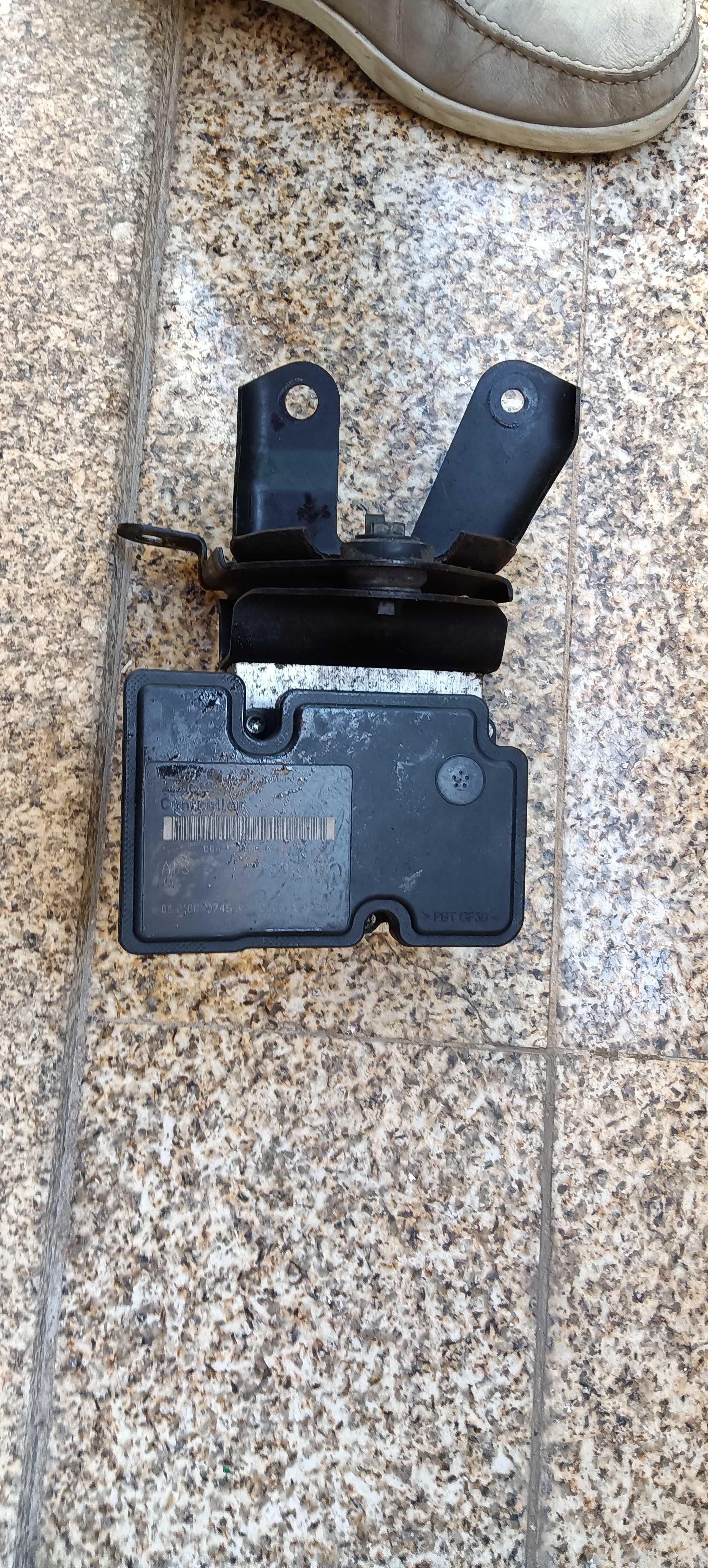 Módulo de ABS TOYOTA YARIS (_P9_) 1.4 D-4D (NLP90_, NLP90R)